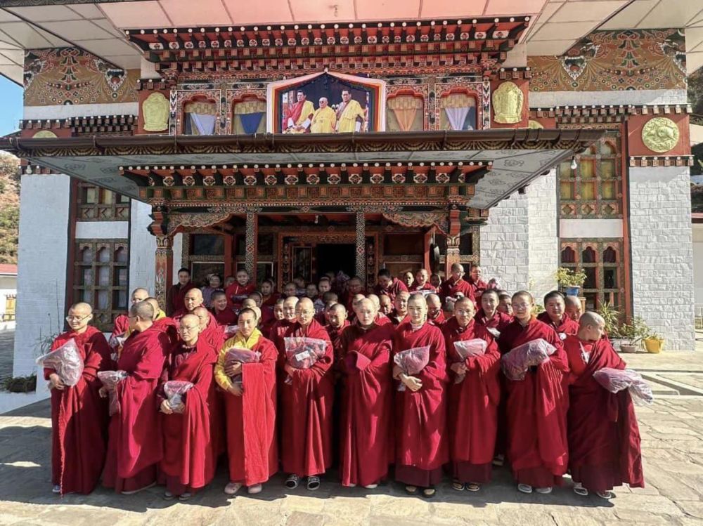 Engaged Buddhism: Ven. Pomnyun Sunim and JTS Korea Support Buddhist Nunneries in Bhutan - Buddhistdoor Global