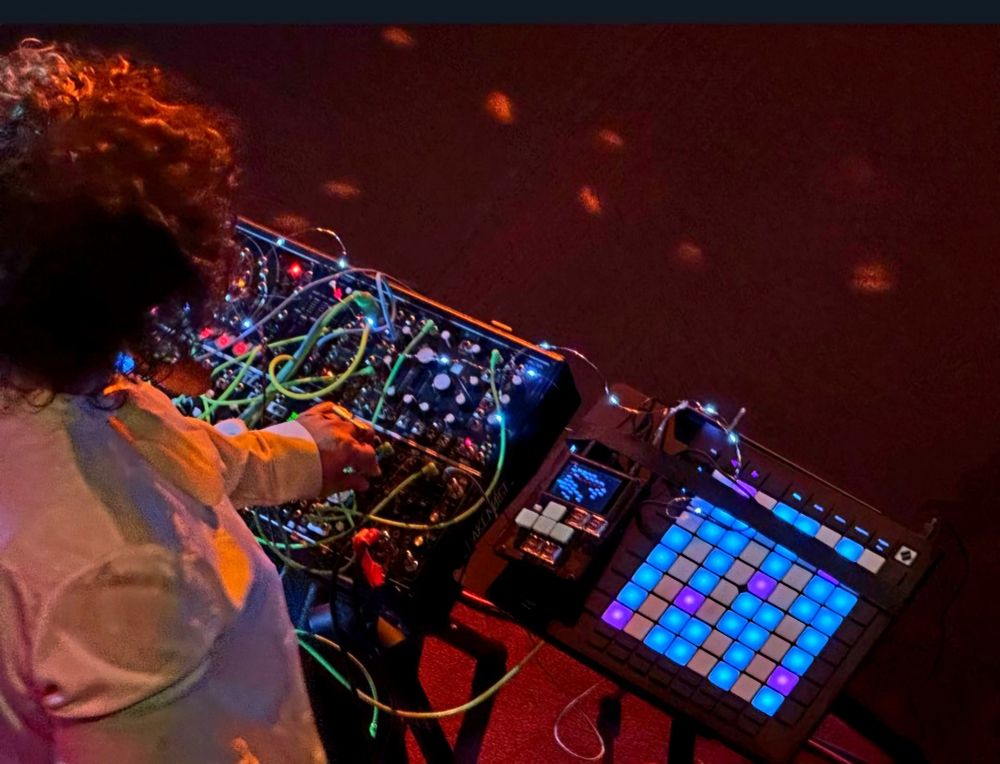 Frae-Frae with #synths 