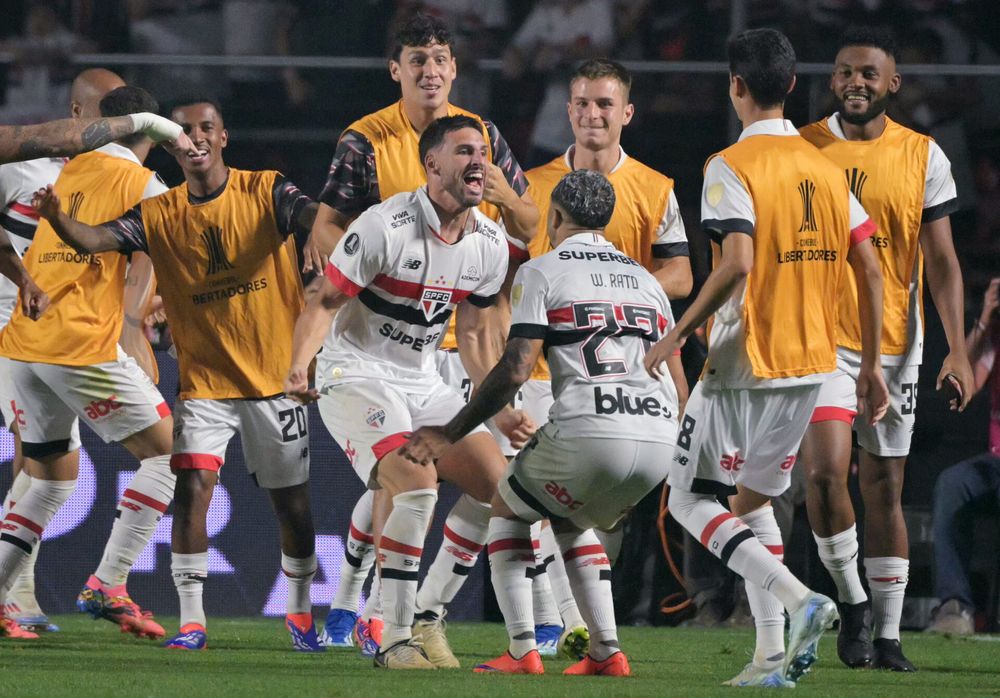 'Pacto' do elenco do São Paulo pela Libertadores vira PIADA entre fãs