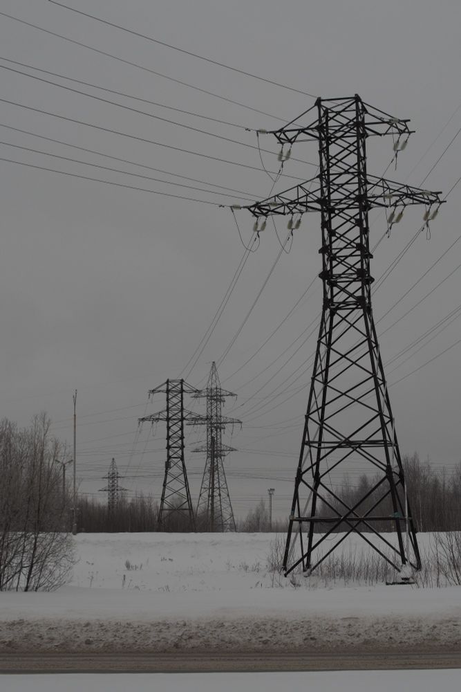 Зимняя фотография опор ЛЭП