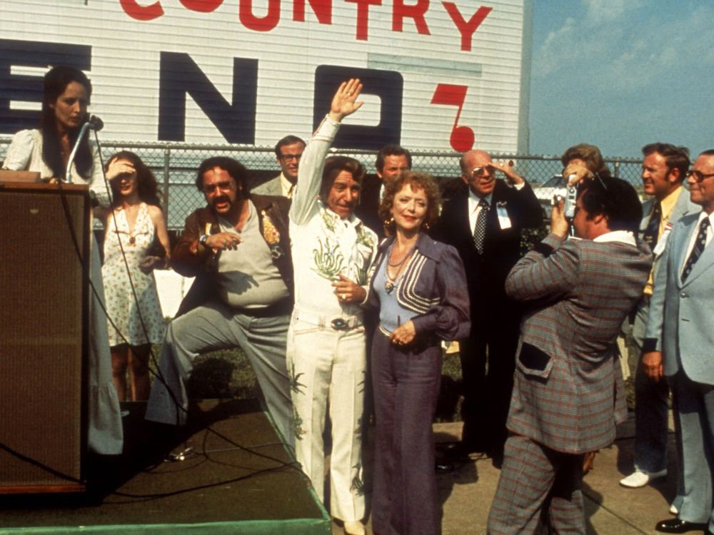 Henry Gibson in NASHVILLE.