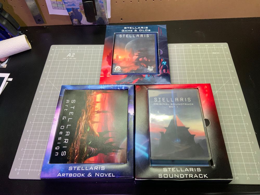 Picture of the inserts with the things inside. 