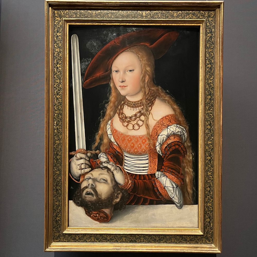 Judith avec la tête Holopherne, par Lucas Cranach en 1530. Le tableau est exposé au Kunsthistorisches Museum de Vienne. 