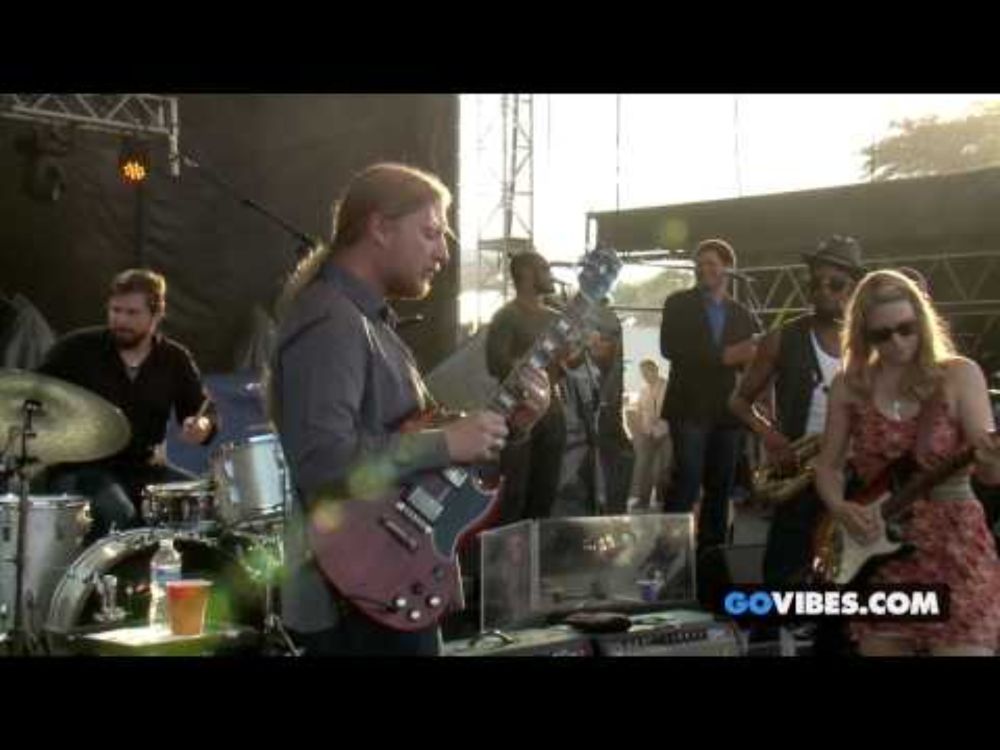 Tedeschi Trucks Band Performs "Made Up Mind" at Gathering of the Vibes Music Festival 2013