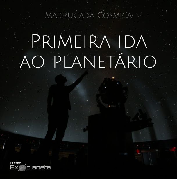 Capa do episódio do quadro Madrugada Cósmica onde há uma imagem de fundo com uma sombra de uma pessoa dentro do planetário Ibirapuera apontando para o domo com o céu noturno estrelado sendo projetado pelo projetor em seu centro.