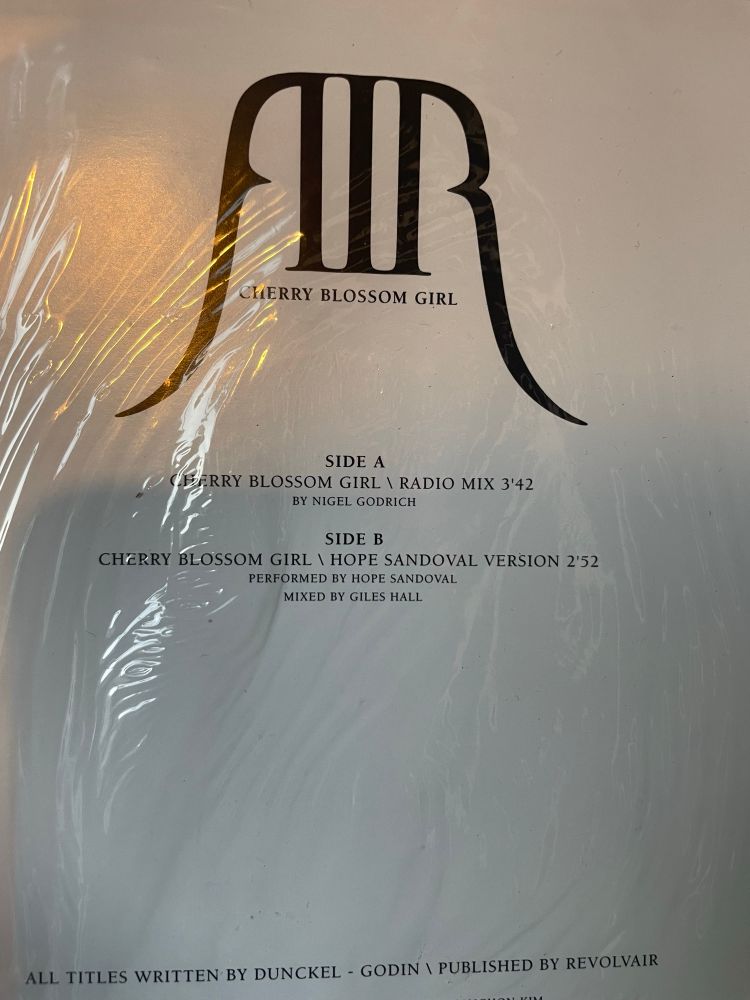 The sleeve credits 