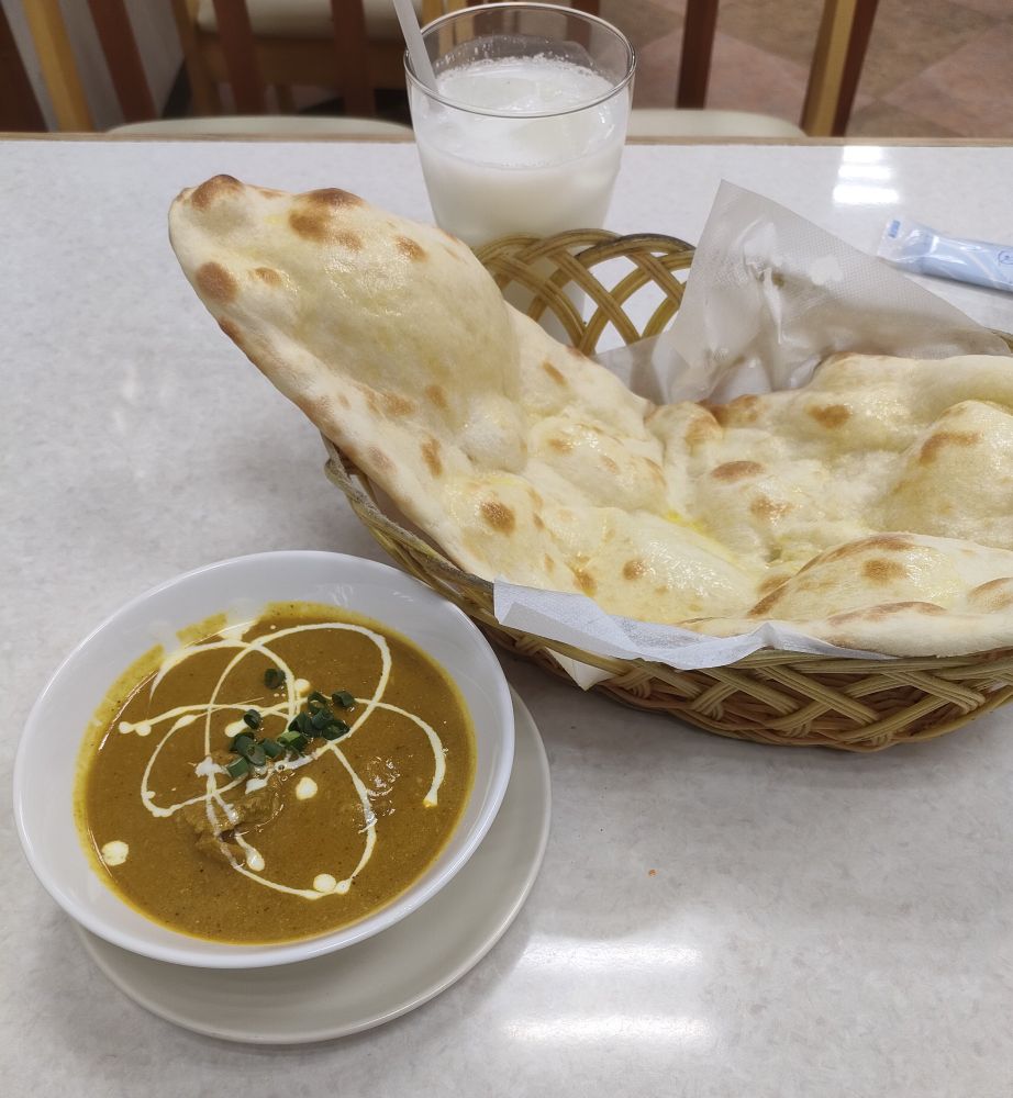 スワガットのチキンカレーとナン