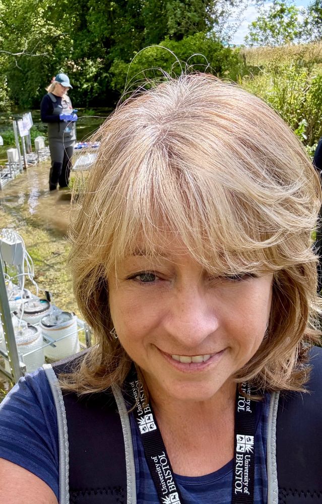 The PI @penny.johnes.bsky.social having rather too good a time. Science is always fun, but also often quite challenging when we are conducting experiments under environmental conditions. It's always a relief when the kit is in and working and the design is correct!