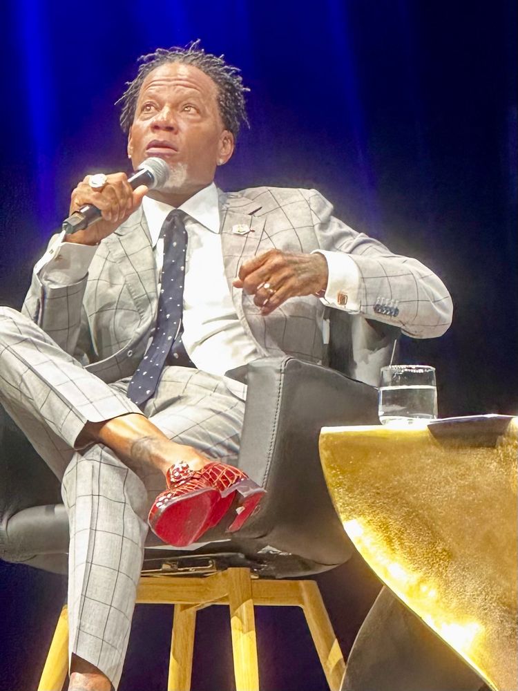 D.L. Hughley 