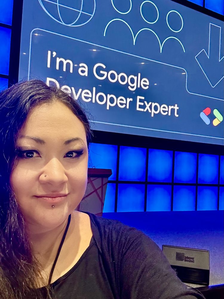Me in front of slide that says “I’m a Google Developer Expert”