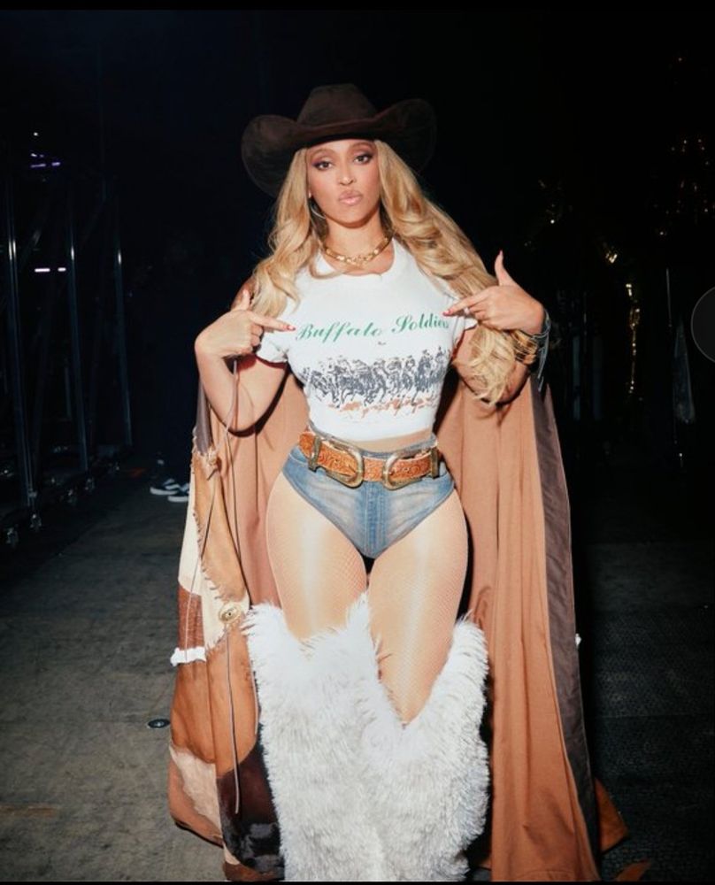Beyoncé wear a t-shirt entitled Buffalo Soldiers 
