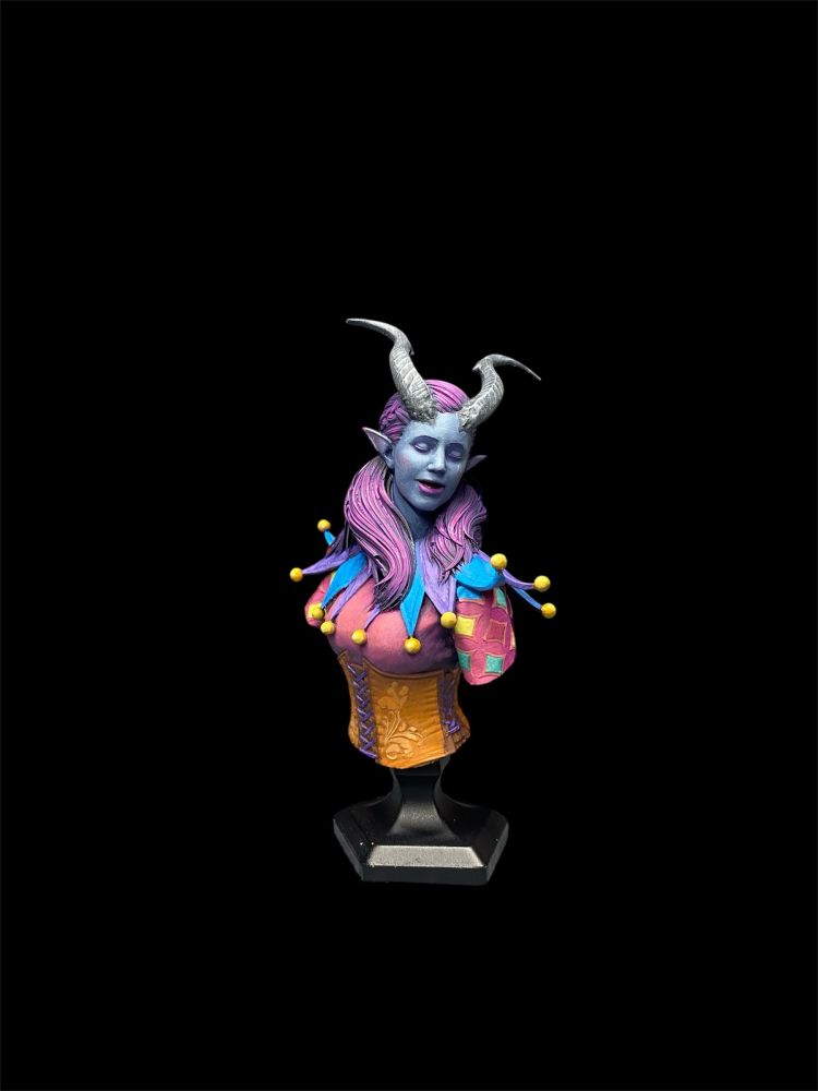 A painted bust of Alfira from Baldur’s gate 3