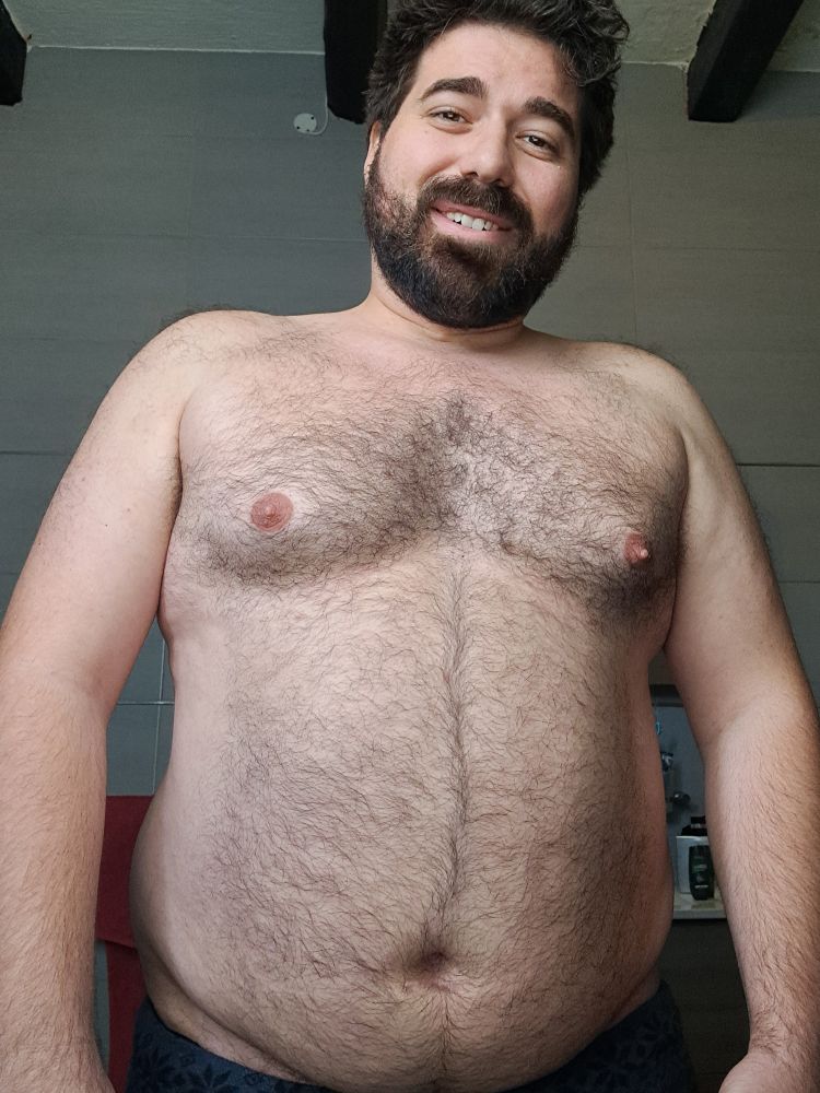 Topless pic 1, 50% cringe level