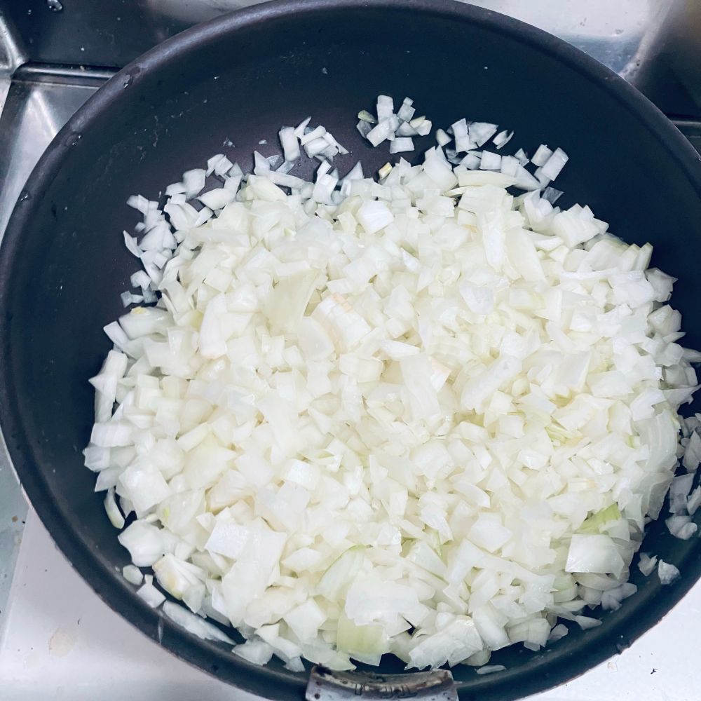 玉ねぎ4個をみじん切りにしたもの