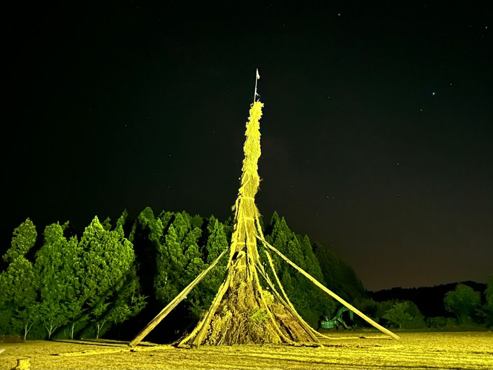 能登島 向田の火祭りの松明。まだ燃えていない