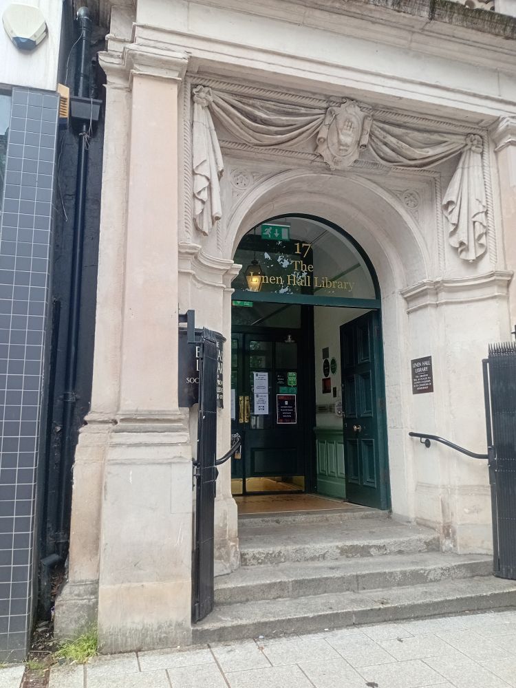 Entrance to the Linenhall Library 