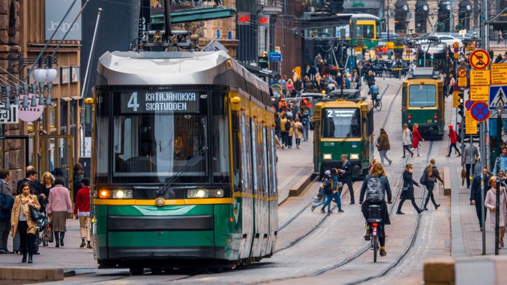 Elinkeinoelämän luottamus kokonaisuutena lähes ennallaan - Elinkeinoelämän keskusliitto