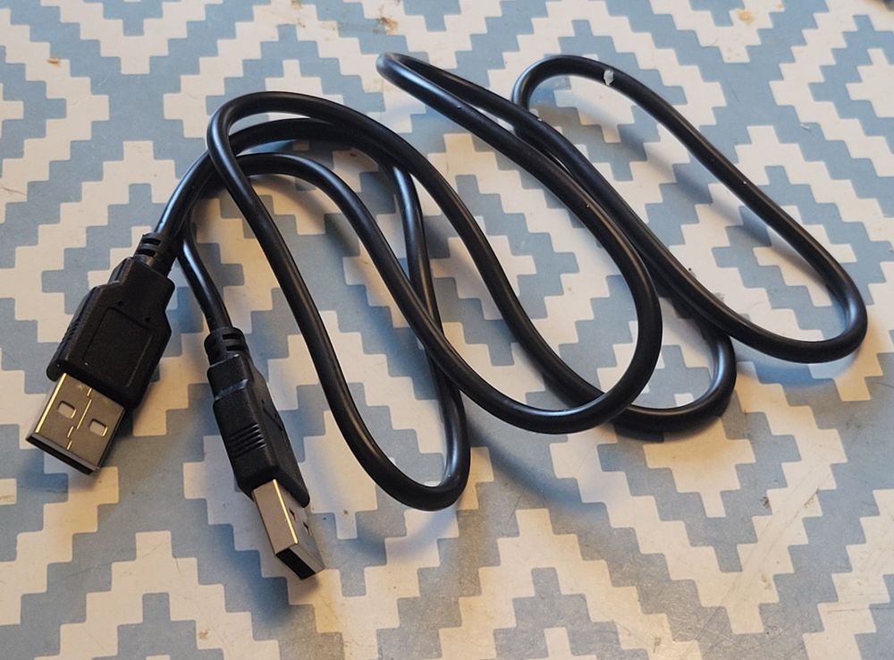 Cable with USB A plus on both ends
