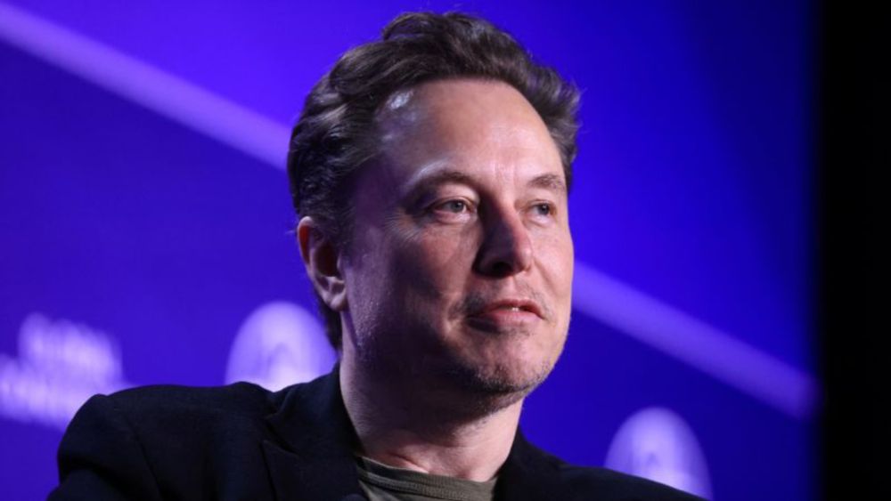 Elon Musk’s attacks on Kamala Harris become more unhinged, with help from AI | CNN Business