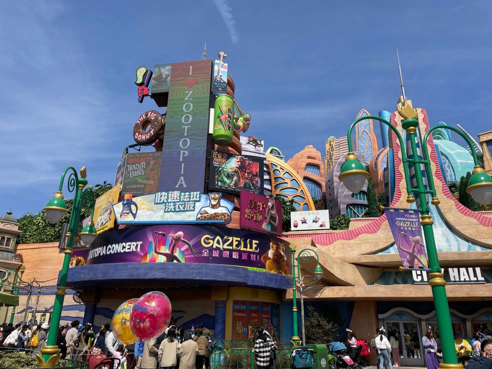 上海限定(たぶん)のズートピアエリア！✨✨
ニックの日本語版が森川さんイケボという情報しかないまま行ったのが私です。w