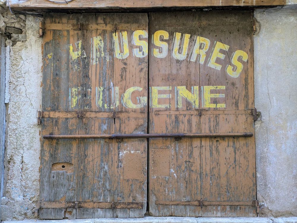 Ghost sign (Shoes Eugene)