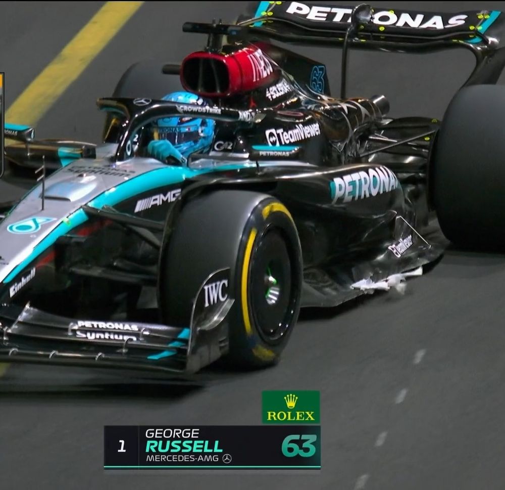 George Russel's car in Las Vegas gp with what looks like toilet paper stuck to the sides of the floor of the car