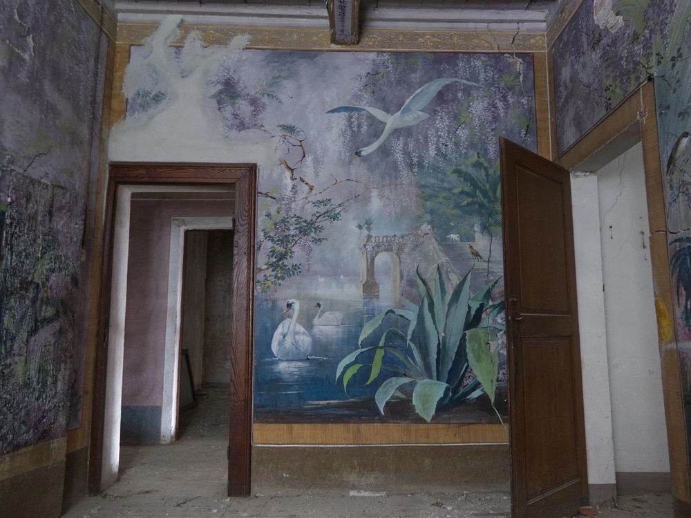 Affreschi nella casa abbandonata
