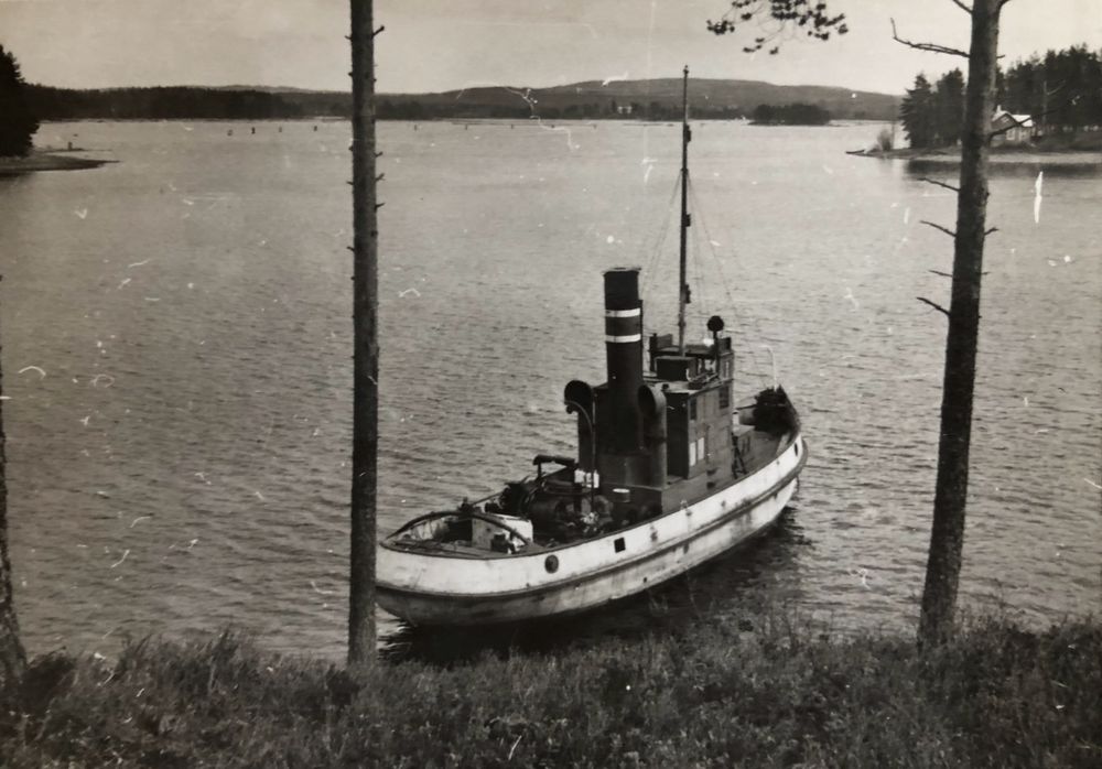 18 metriä pitkä iso hinaaja 