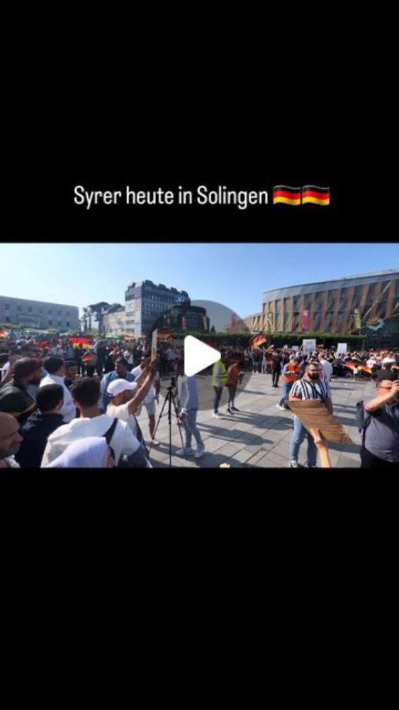 Berlin News 24 on Instagram: "#germany🇩🇪 #solingen #syrer #demo"