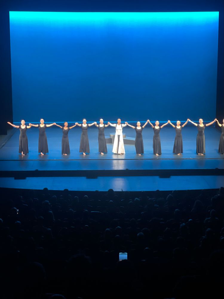 Martha Graham dancers end performance in Paris France 