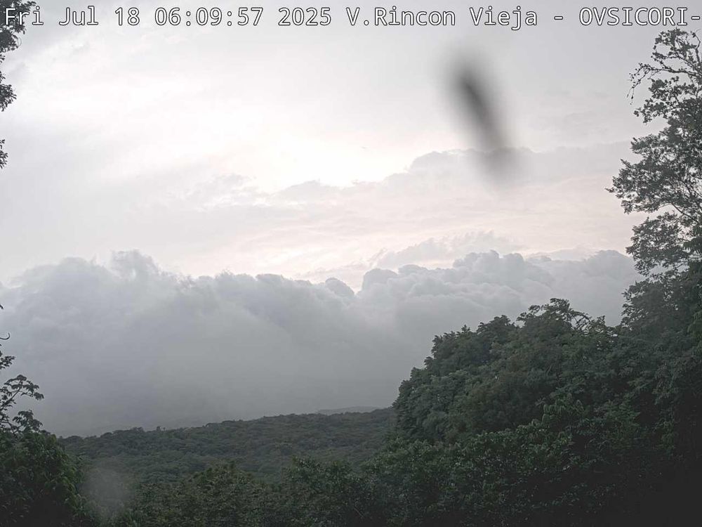 Volcán Rincón de la Vieja Gavilán. Cámara ubicada en Buenos Aires de Upala de Alajuela, Costa Rica