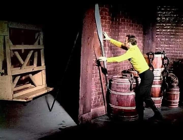 Behind the scenes for the alleyway portal shot in all our yesterdays 