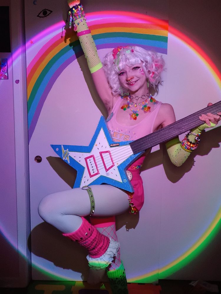 cosplay of glamrock chica from five nights at freddy's 