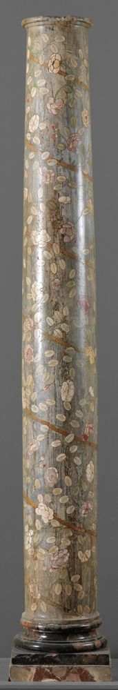 'Columna de mármol gris y decoración floral' de Taller italiano