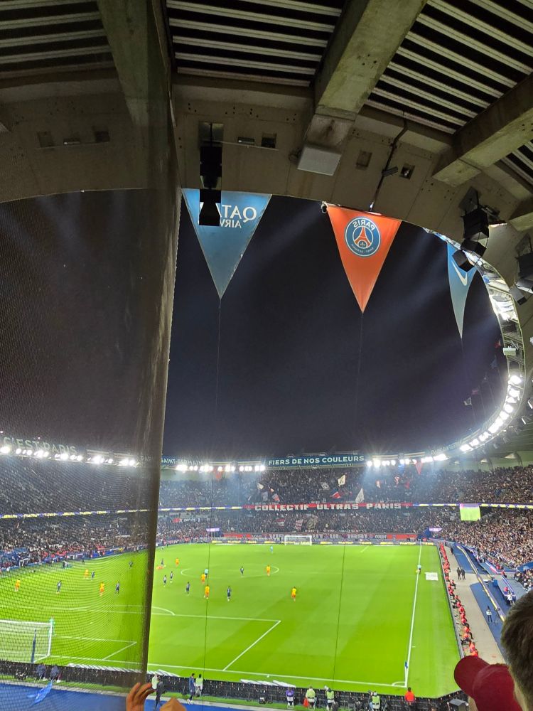 Le Parc des Princes vu de la tribune visiteurs 