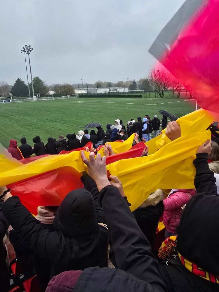 Animation en tribune des supporters Lensois