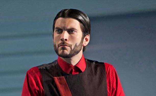 The Hunger games dude with the ridiculous beard. 