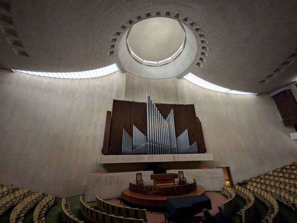 photo of interior congregation area
Photo by Rika