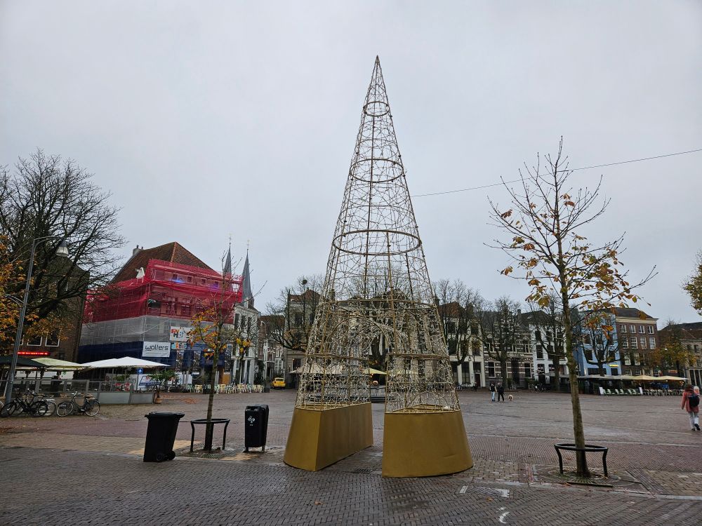 Kerdtkegel met poortje op de Brink