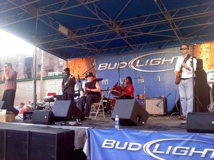 2010, Hrlena.
On stage with Bob Corritore, Andrew “Shine” Turner, Spoonman, Carla Robinson, me