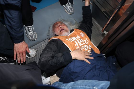 Trains bypassing Seoul's Hyehwa Station as disability advocacy group resumes protests