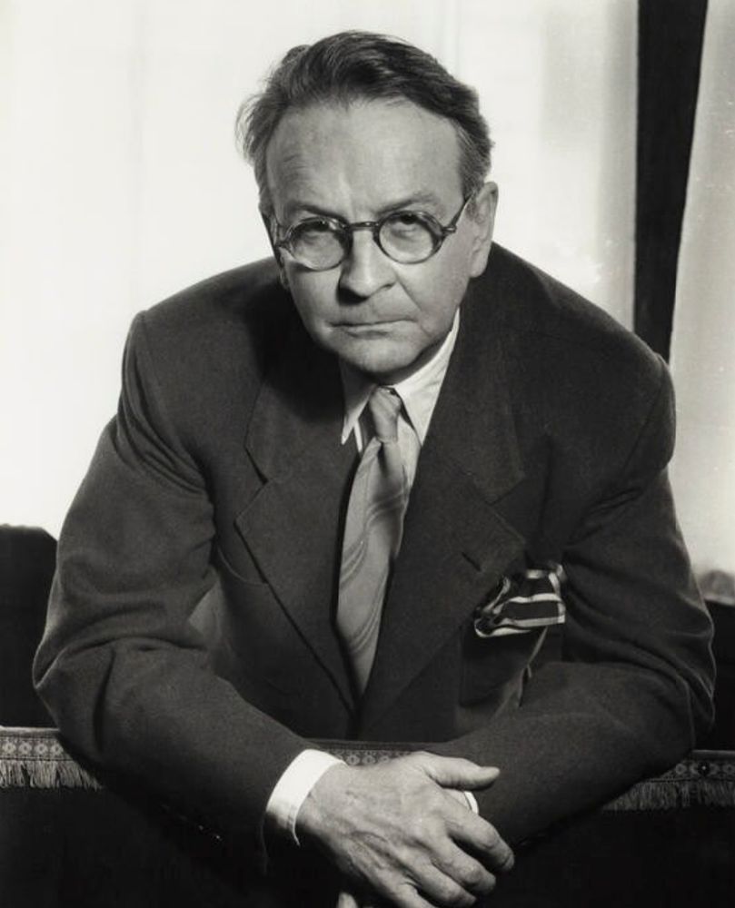 Black & white portrait of Raymond Thornton Chandler (1950s) courtesy of the UK's National Portrait Gallery, https://www.npg.org.uk/collections/search/portrait/mw150492/Raymond-Thornton-Chandler?LinkID=mp95082&role=sit&rNo=0 