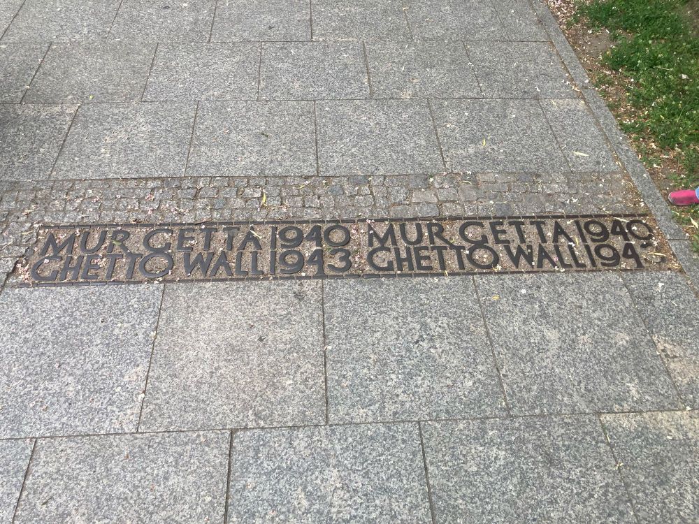 Gedenktafel des jüdischen ghettos in Warschau