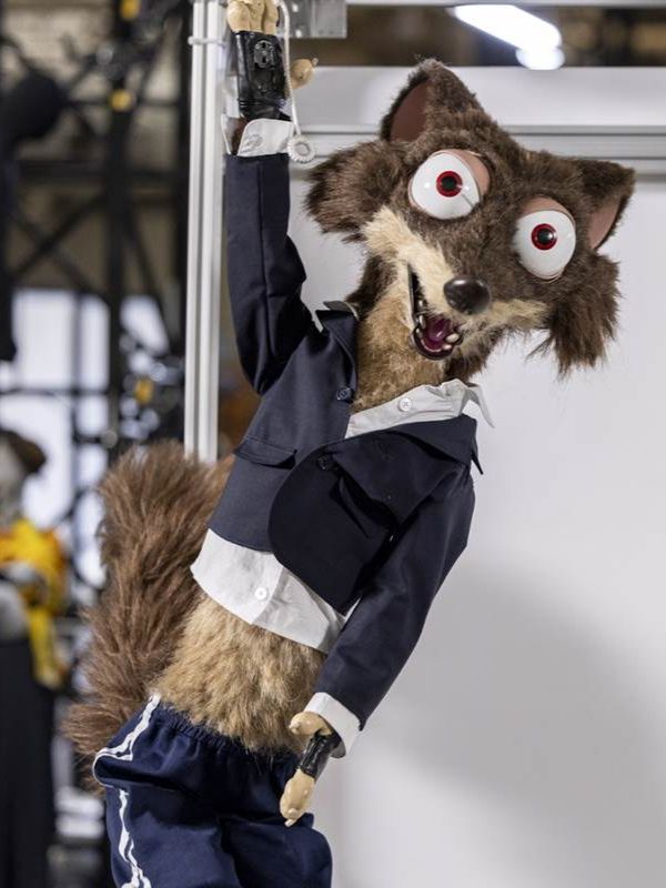 Animatronic of Duke Weaselton from Zootopia.