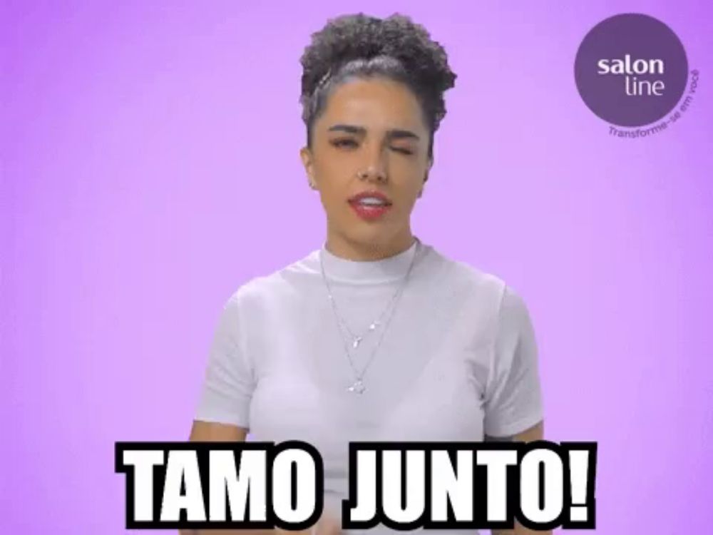 a woman is making a funny face with the words tamo junto in black