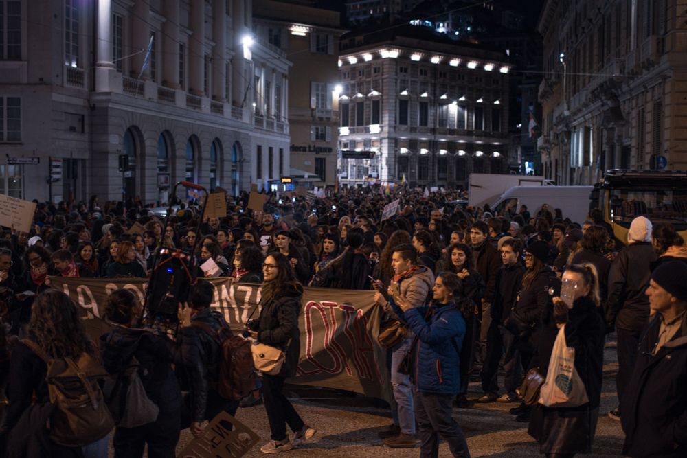 The crowd who participated in the event organised in Genova against the umpteenth feminicide in Italy.
