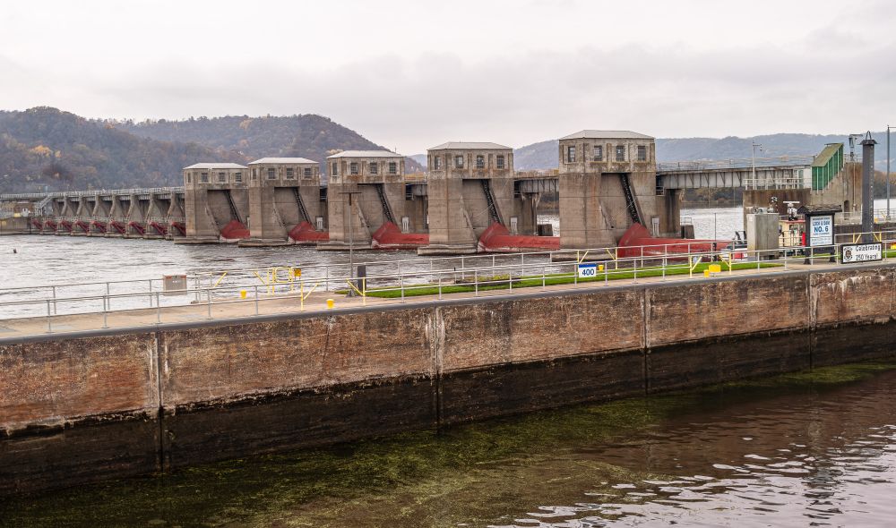The entire lock and dam, viewed from the southeast.