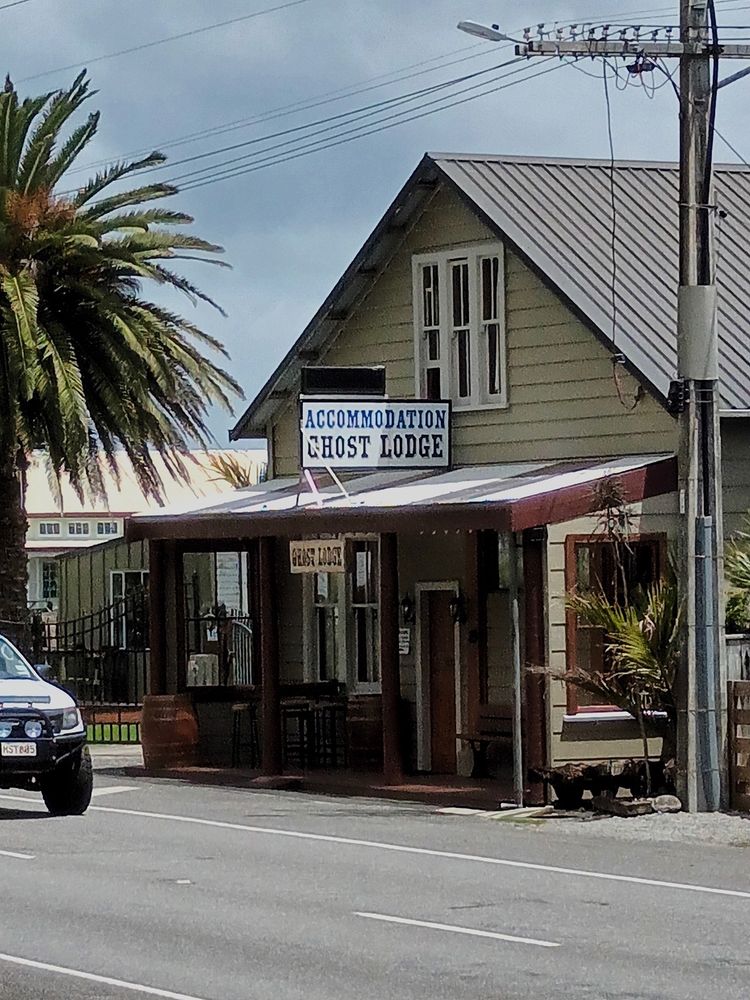 Ghost lodge, Granity