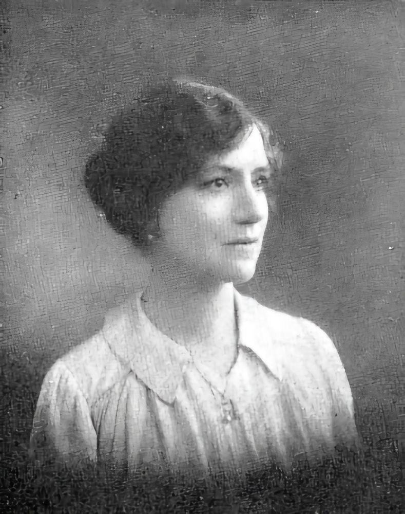 Portrait photograph of Rosa Lewis.
https://en.wikipedia.org/wiki/File:Rosa_lewis.jpg#mw-jump-to-license