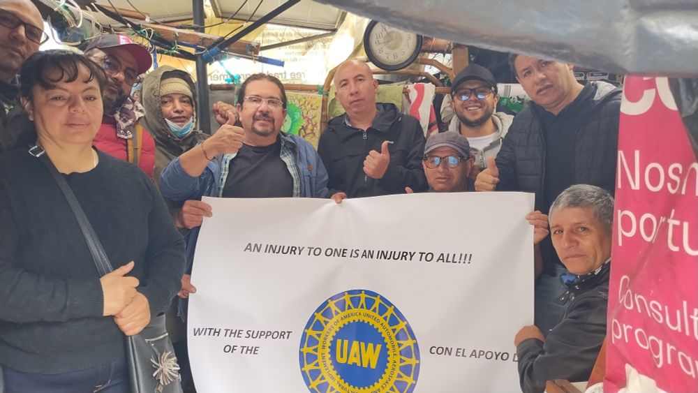 Photo of fired General Motors workers and supporters protesting their termination outside of the U.S. Embassy in Bogotá. These workers have been protesting for 5,114 consecutive days. 